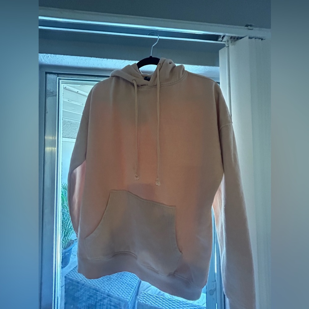 Peach colored medium misguided sweatshirt